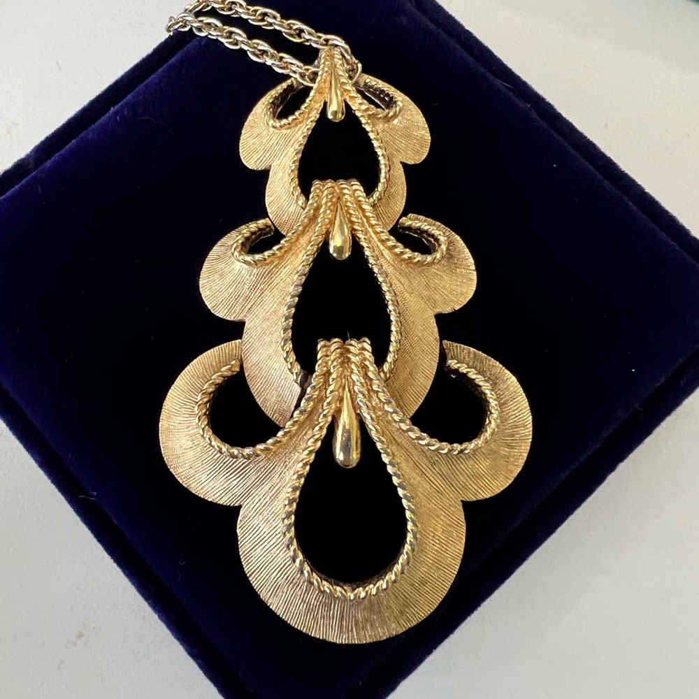 Vintage Trudeau scroll pendant necklace. Large! Mid century MCM art deco - Picture 3 of 4